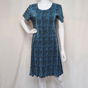 90s Blue & Black Abstract Satiny Crinkle Micro Pleated Short Sleeve Midi Dress
